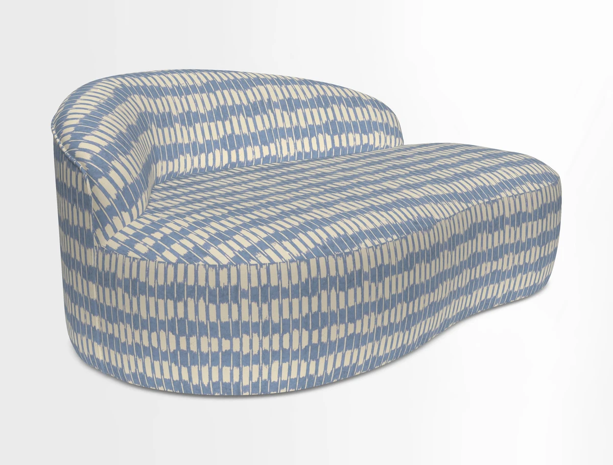 Arc small sofa in Wave Blueberry