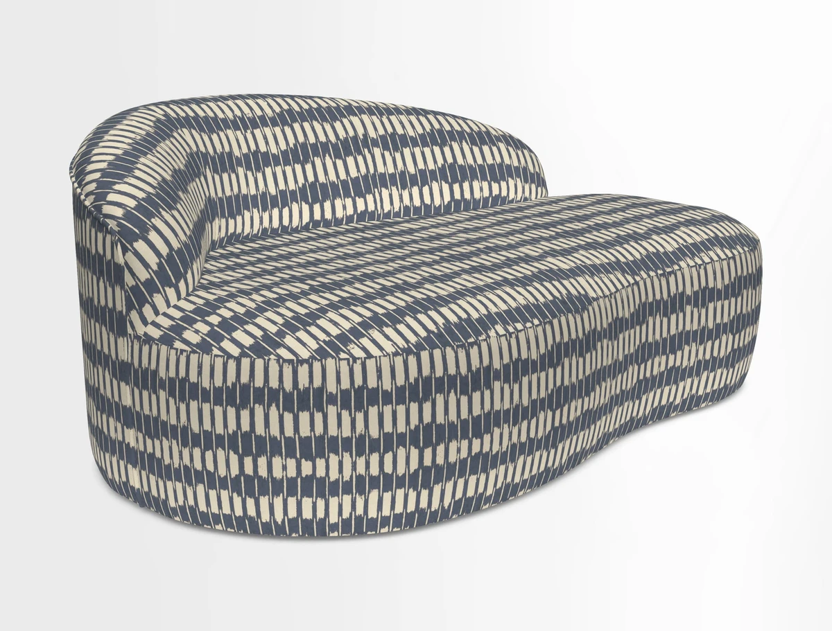Arc small sofa in Wave Blueberry
