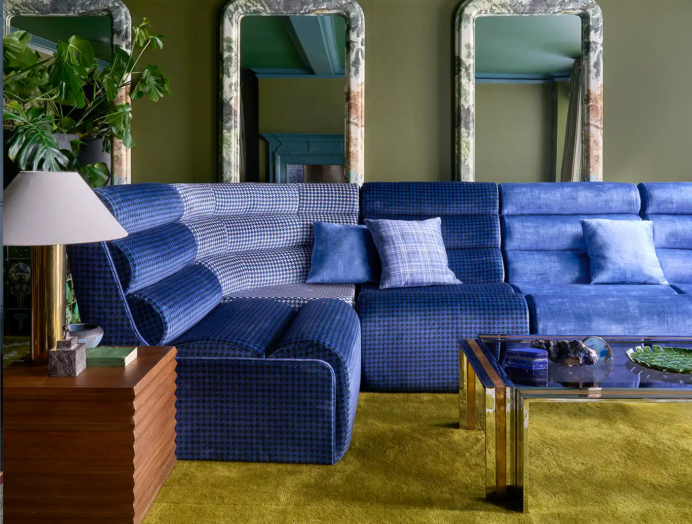 Aspect modular corner group RHF in Harpers Bazaar Houndstooth Cobalt