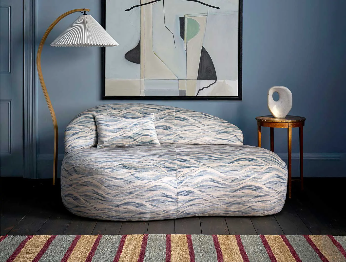 Arc small sofa in Wave Blueberry
