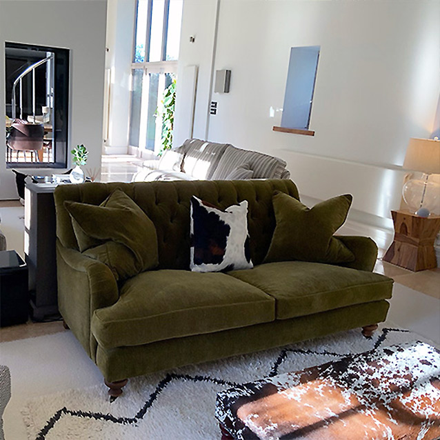 Chiddingfold 2.5 Seater Sofa in Traditional Vintage Velvet Olive