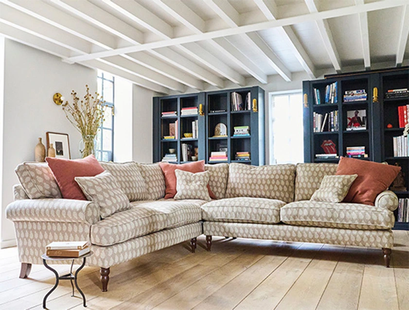 Cooksbridge Corner Group RHF in Cloth 21 Oak Leaf Beech