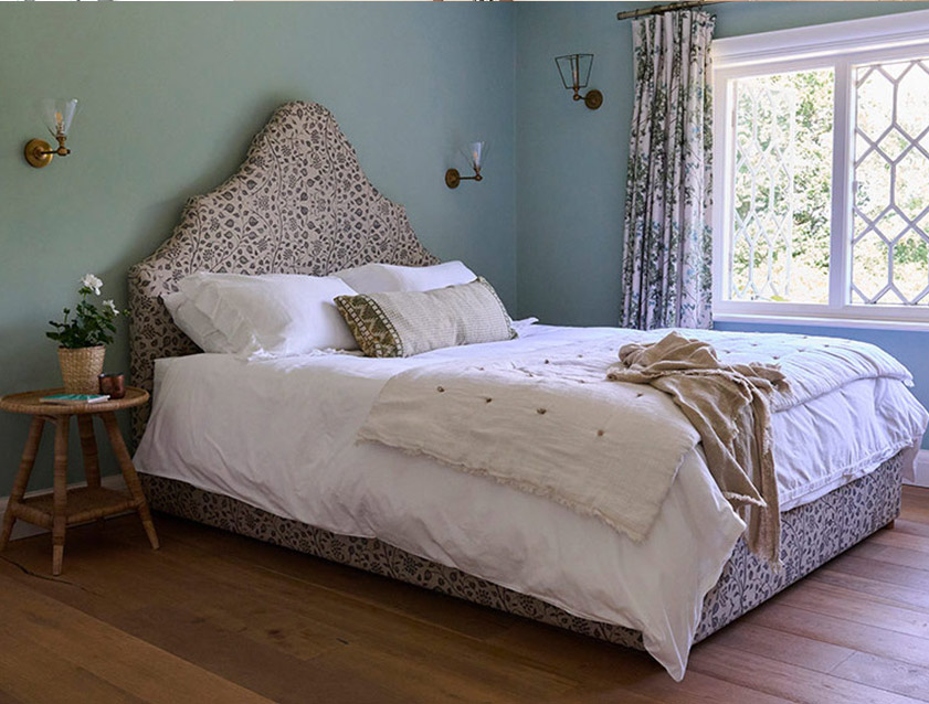 Gothic king size bed in RHS Collection Gertrude Jekyll Trailing Vine Brown