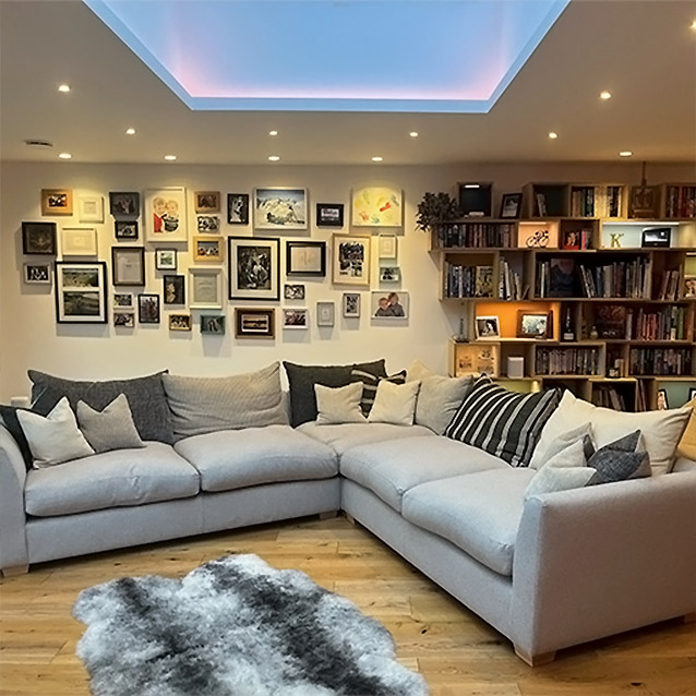 Hambledon Corner Unit in Two Tone Plain Biscuit with Mixed Scatters