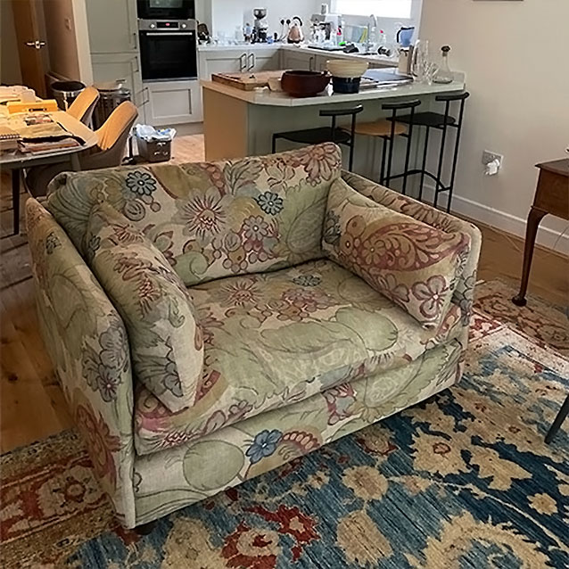 Madehurst Snuggler in Acquitaine Carcassonne Laurel