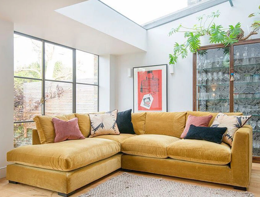 Wadenhoe RHF Corner Sofa in Omega Velvet Brass