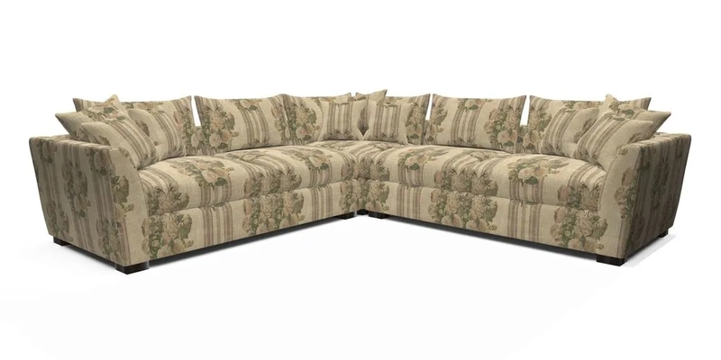 Hambledon Large Corner Group in Plain Two Tone Calico with Scatters in Cloth 22 Weaves