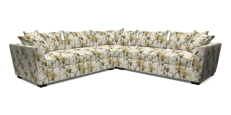 Hambledon Large Corner Group in Plain Two Tone Calico with Scatters in Cloth 22 Weaves