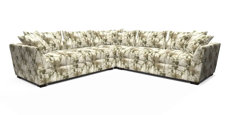 Hambledon Large Corner Group in Plain Two Tone Calico with Scatters in Cloth 22 Weaves