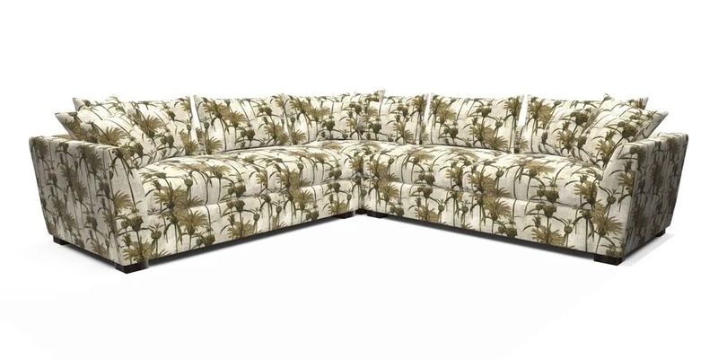 Hambledon Large Corner Group in Plain Two Tone Calico with Scatters in Cloth 22 Weaves