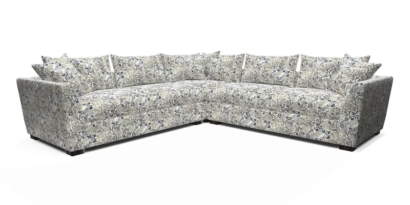 Hambledon Large Corner Group in Plain Two Tone Calico with Scatters in Cloth 22 Weaves