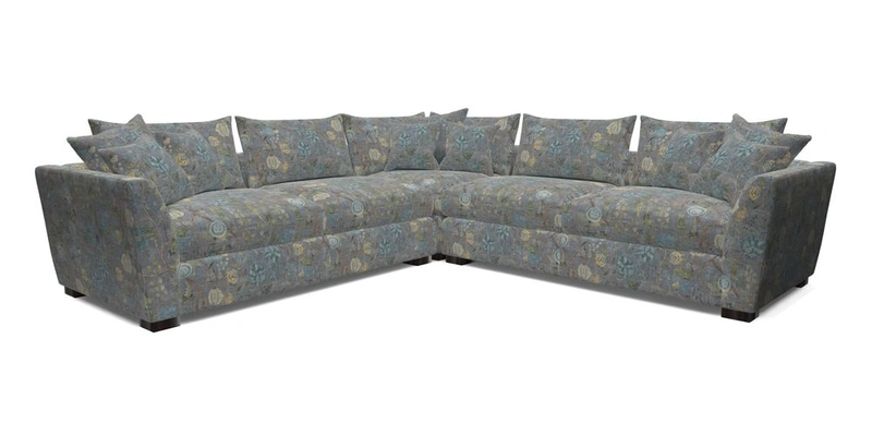 Hambledon Large Corner Group in Plain Two Tone Calico with Scatters in Cloth 22 Weaves